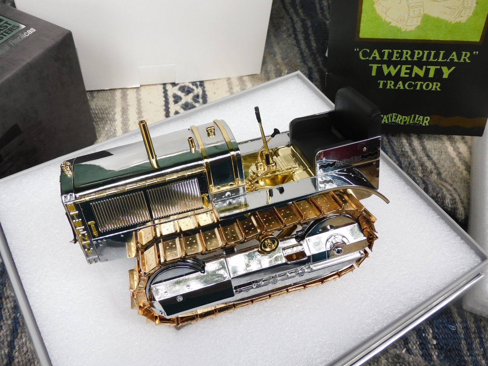 1/16 Caterpillar Twenty Crawler Tractor 100th Anniversary Diecast Masters 85760