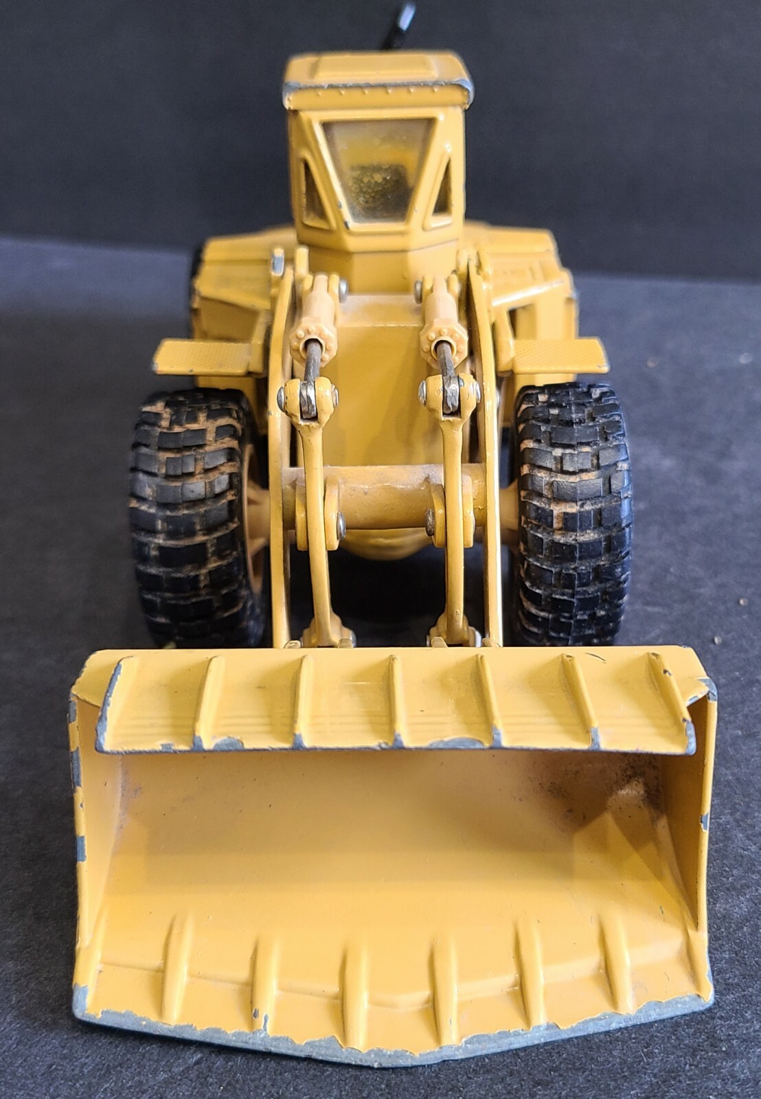 ERTL CAT Caterpillar Wheel Loader 988B 1856F Yellow Die Cast Model Vintage