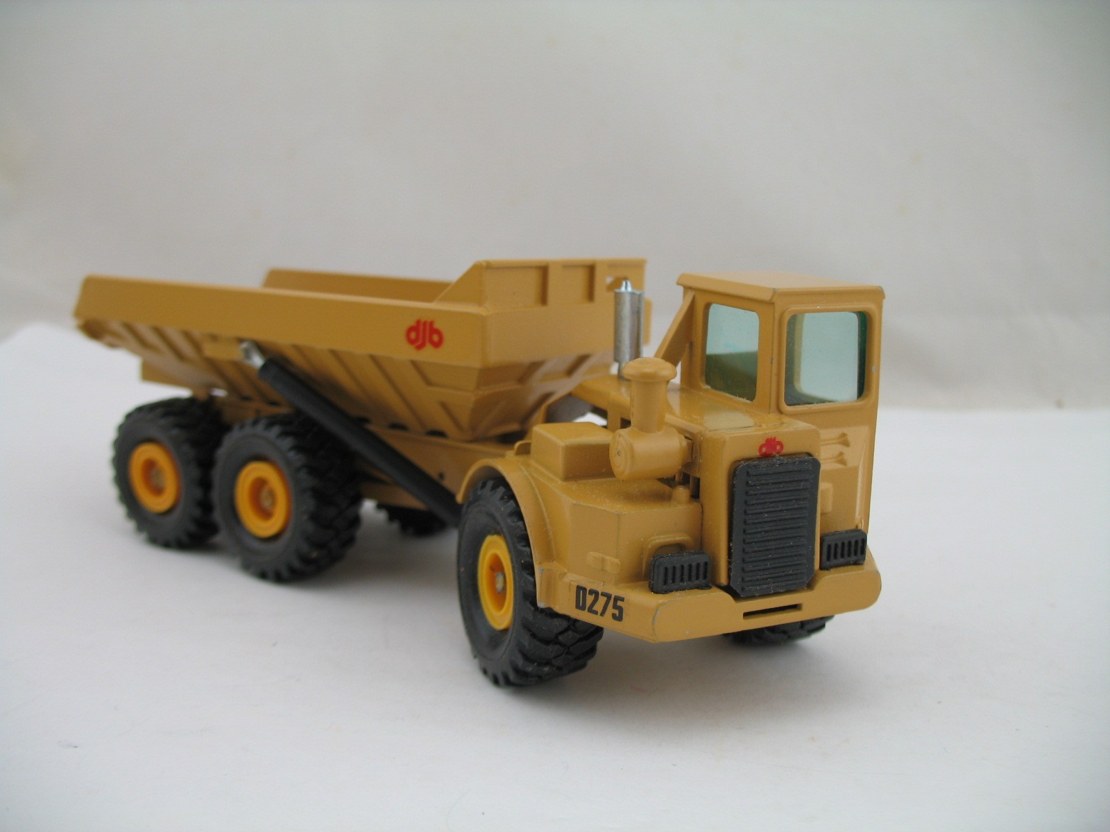 NZG Model 166: DJB D275 Articulated Dump Truck