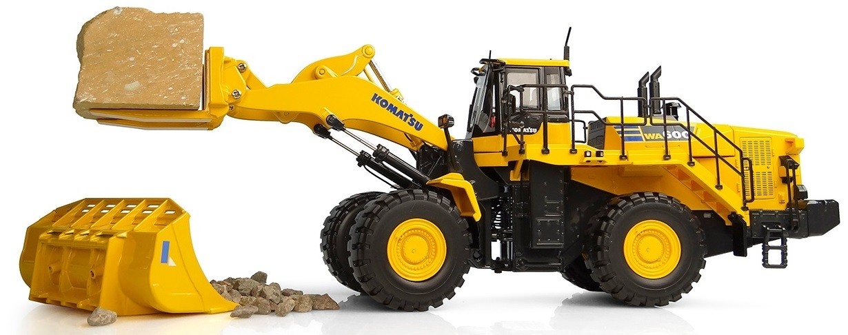 UNIVERSAL HOBBIES – KOMATSU WA600-8 – 1/50 – UH8153 Loader Shovel