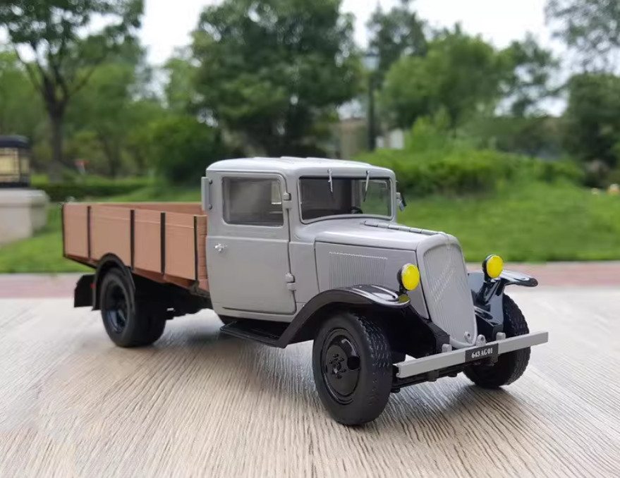 1:24 MAQMADON 1952 U23 Pickup Truck Construction Vehicle Diecast Model Gray