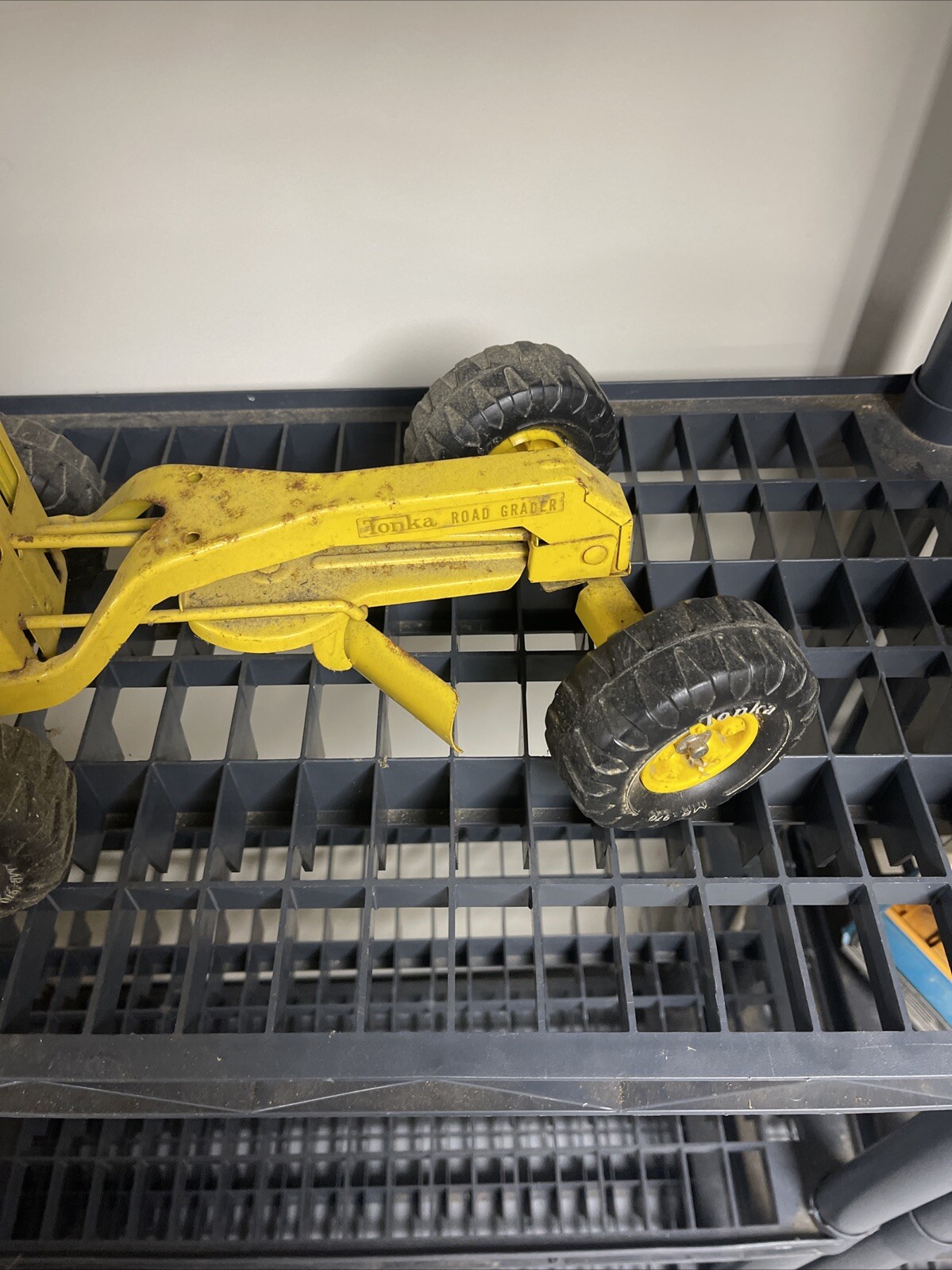 Tonka Pressed Steel And Plastic Big Construction Road Tough Grader Toy