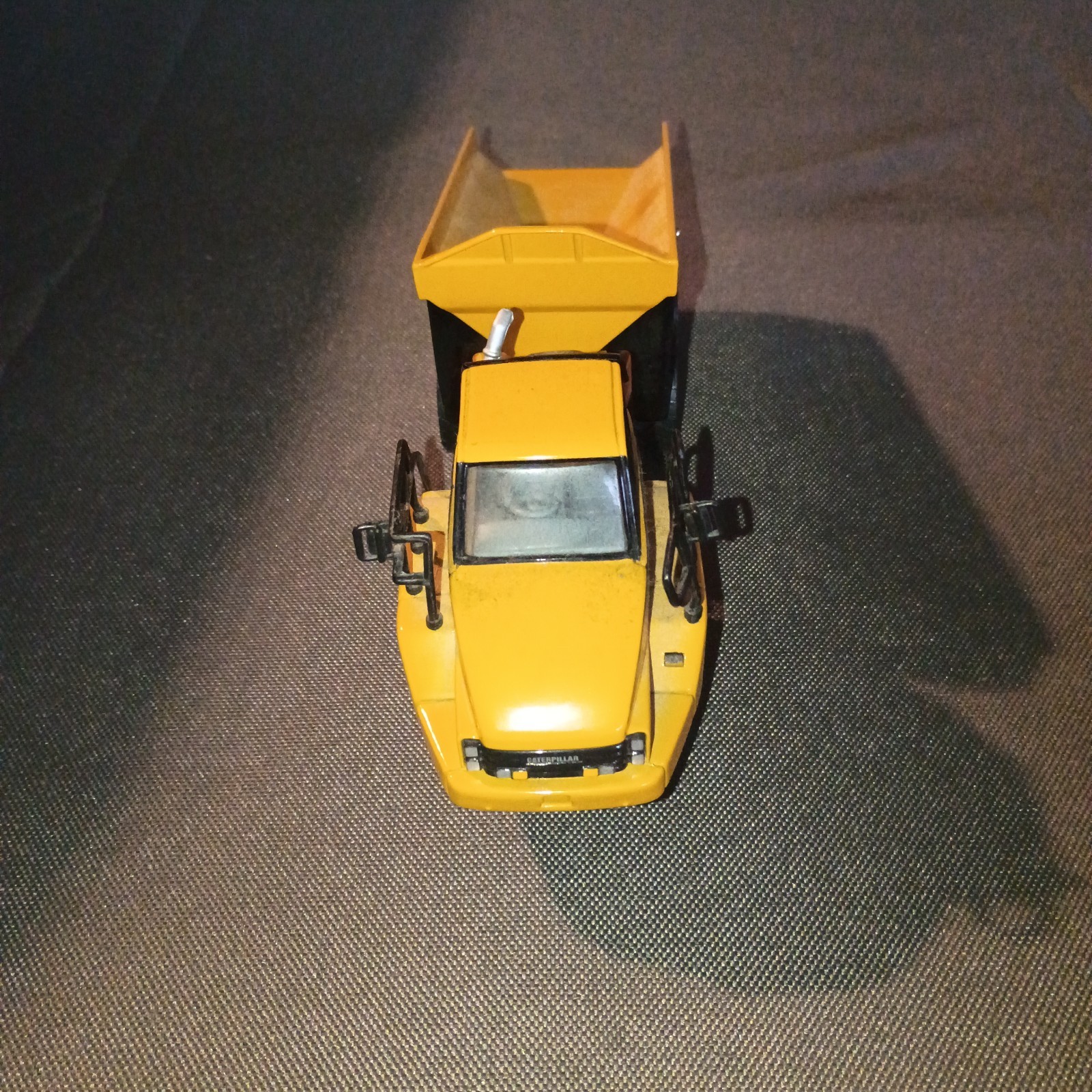 Norscot Caterpillar 725 Articulated Dump Truck Die-cast