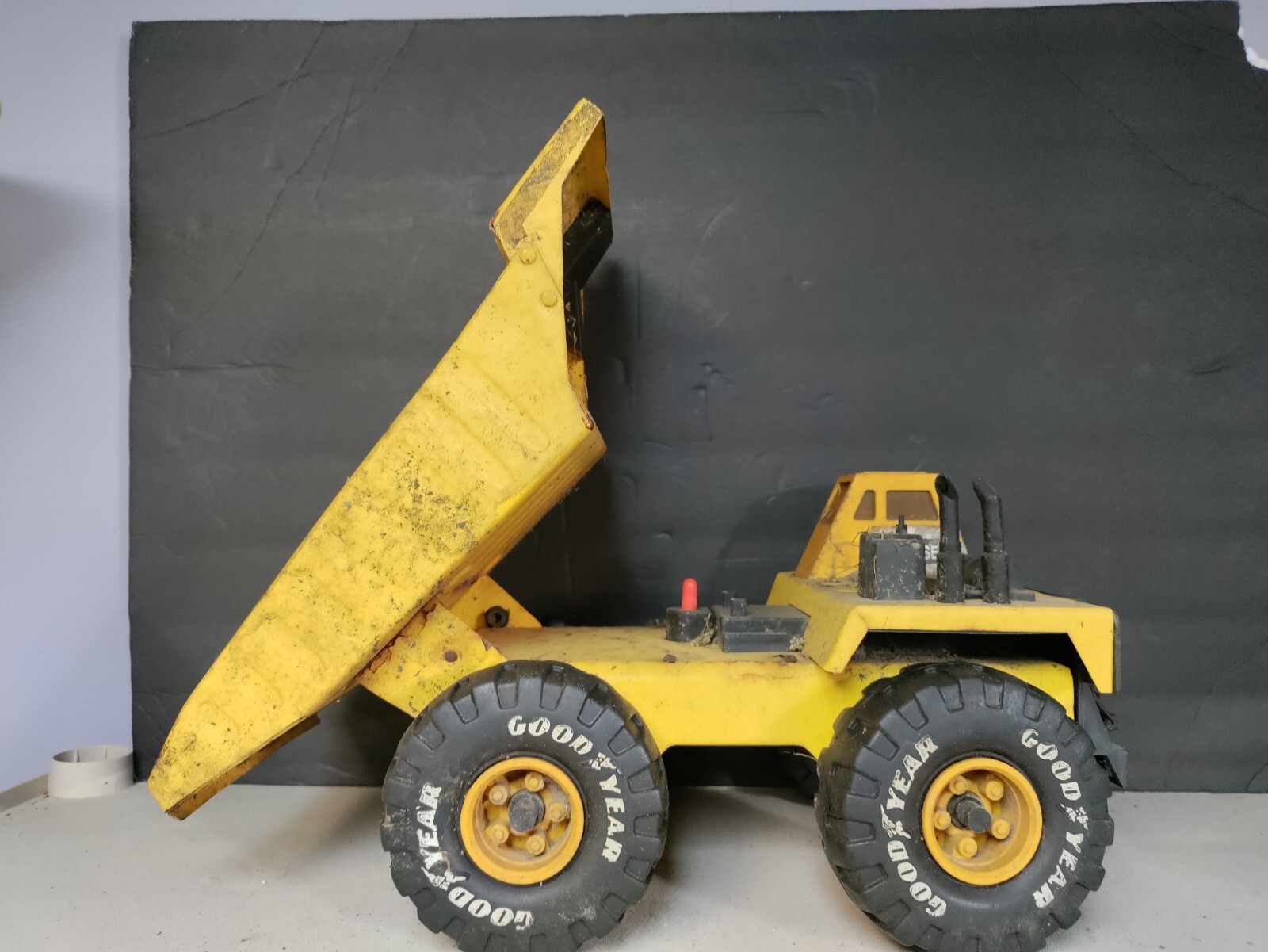 Vintage Buddy L Big Bruiser Construction Dump Truck Pressed Steel.