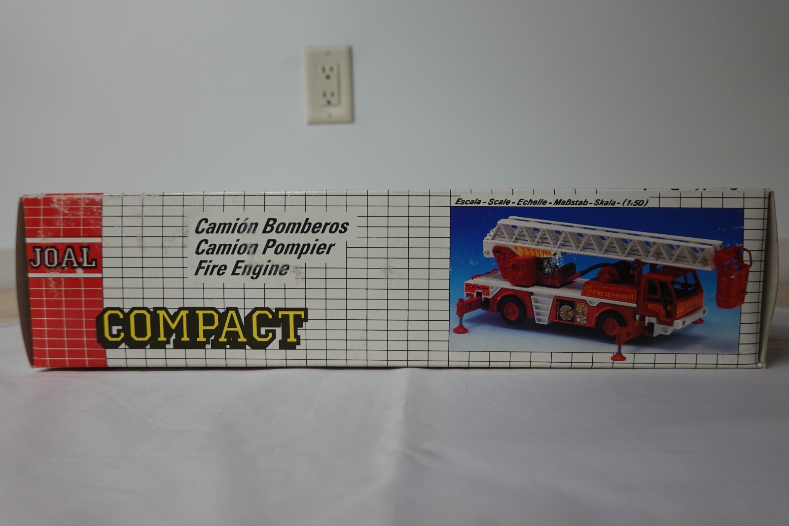 JOAL 173 FIRE ENGINE 1:50 SCALE N.I.B.
