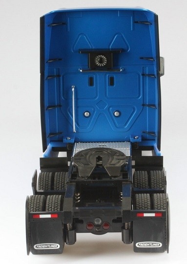 DIECAST MASTERS – Remote Control Solo Truck – CASCADIA 126 – 1/16 – DCM27006