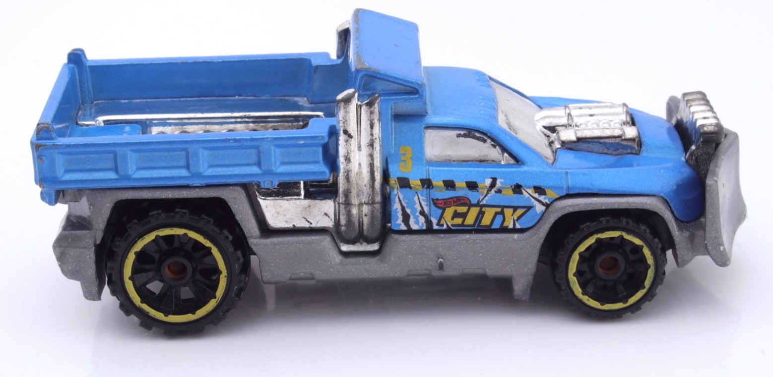 2014 Hot Wheels City ~ SO PLOWED ~ Snow Plow Truck Blue Diecast 1:64