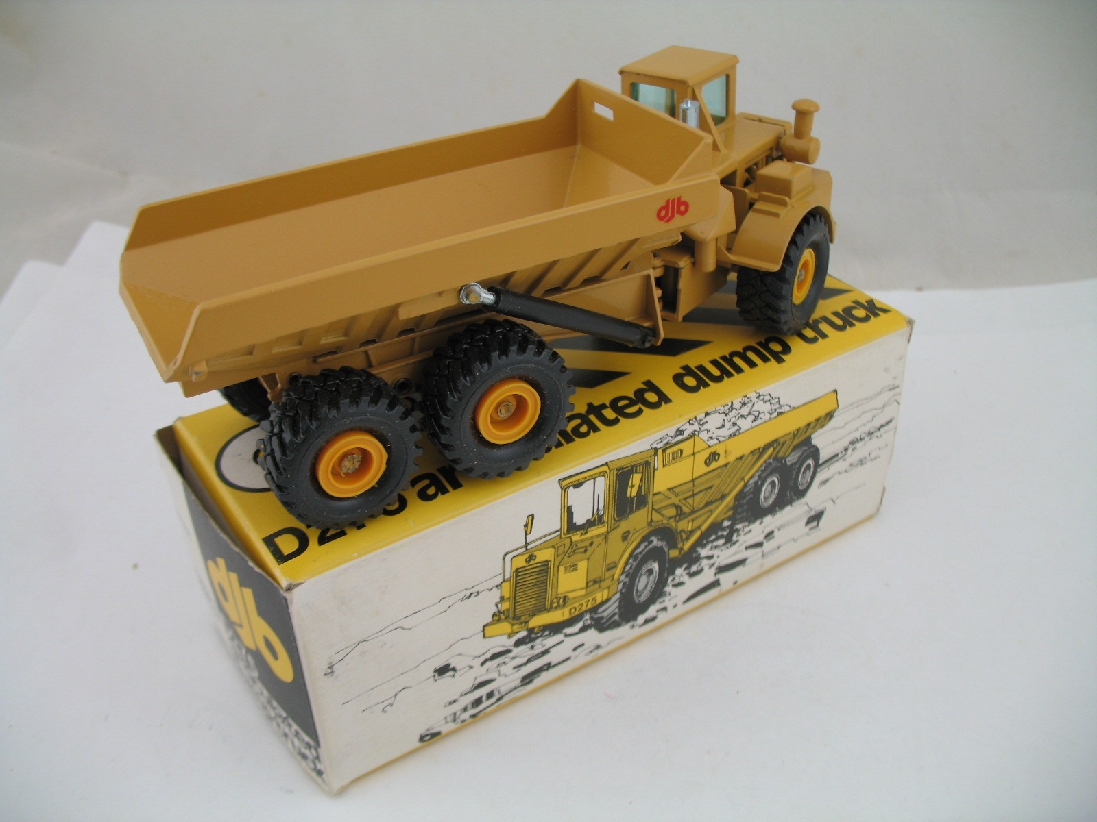 NZG Model 166: DJB D275 Articulated Dump Truck