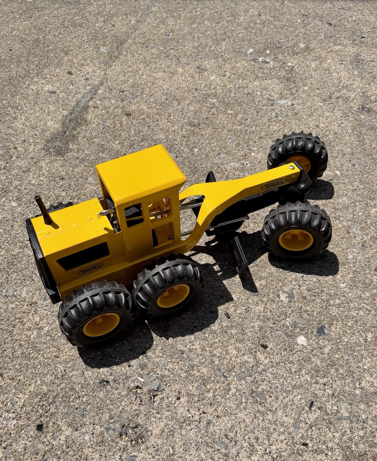 Tonka Retro Classic Pressed Steel Road Grader 92510 EUC Construction Vehicle