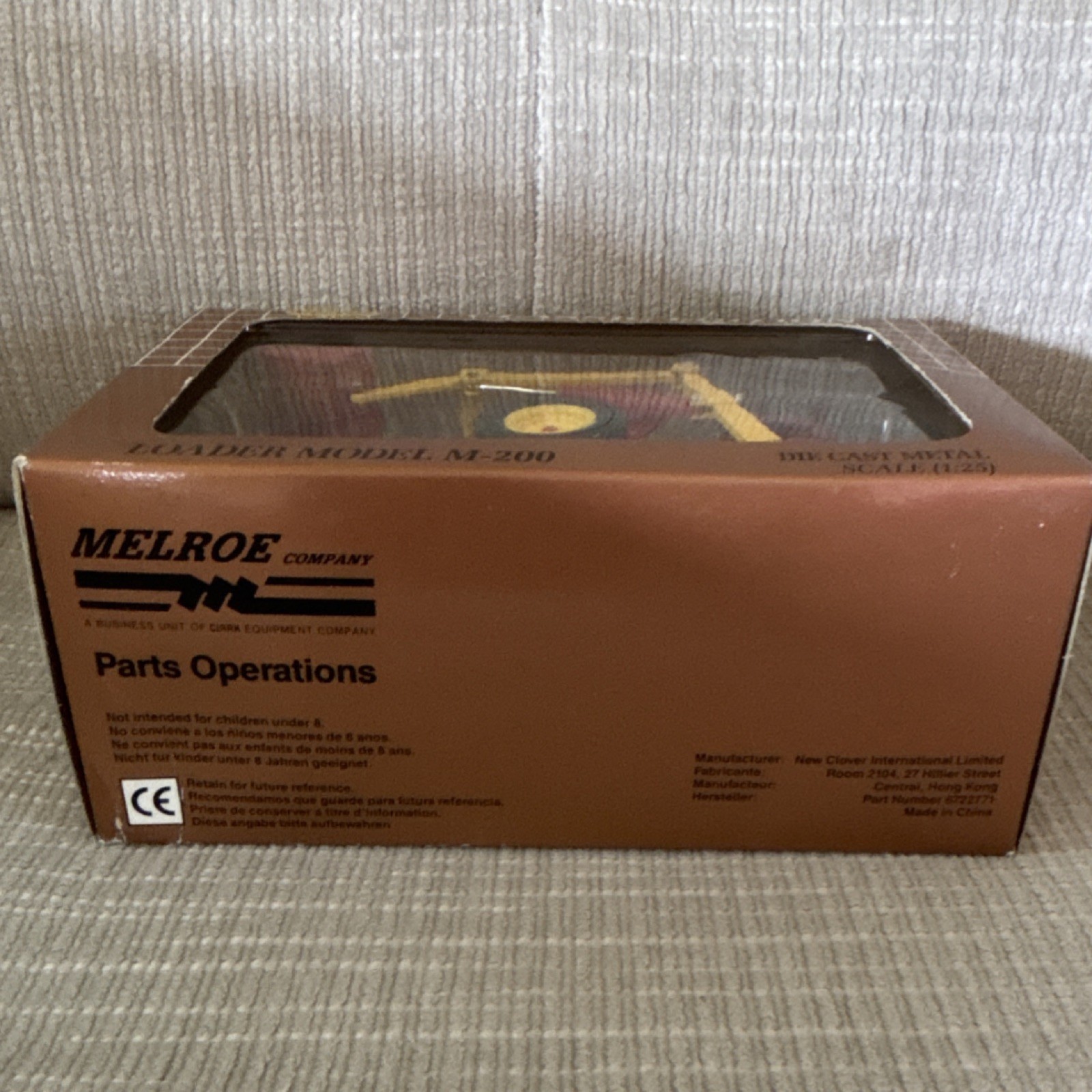 Melroe Classic Edition Loader M-200 1:25 Die Cast Metal Red Yellow