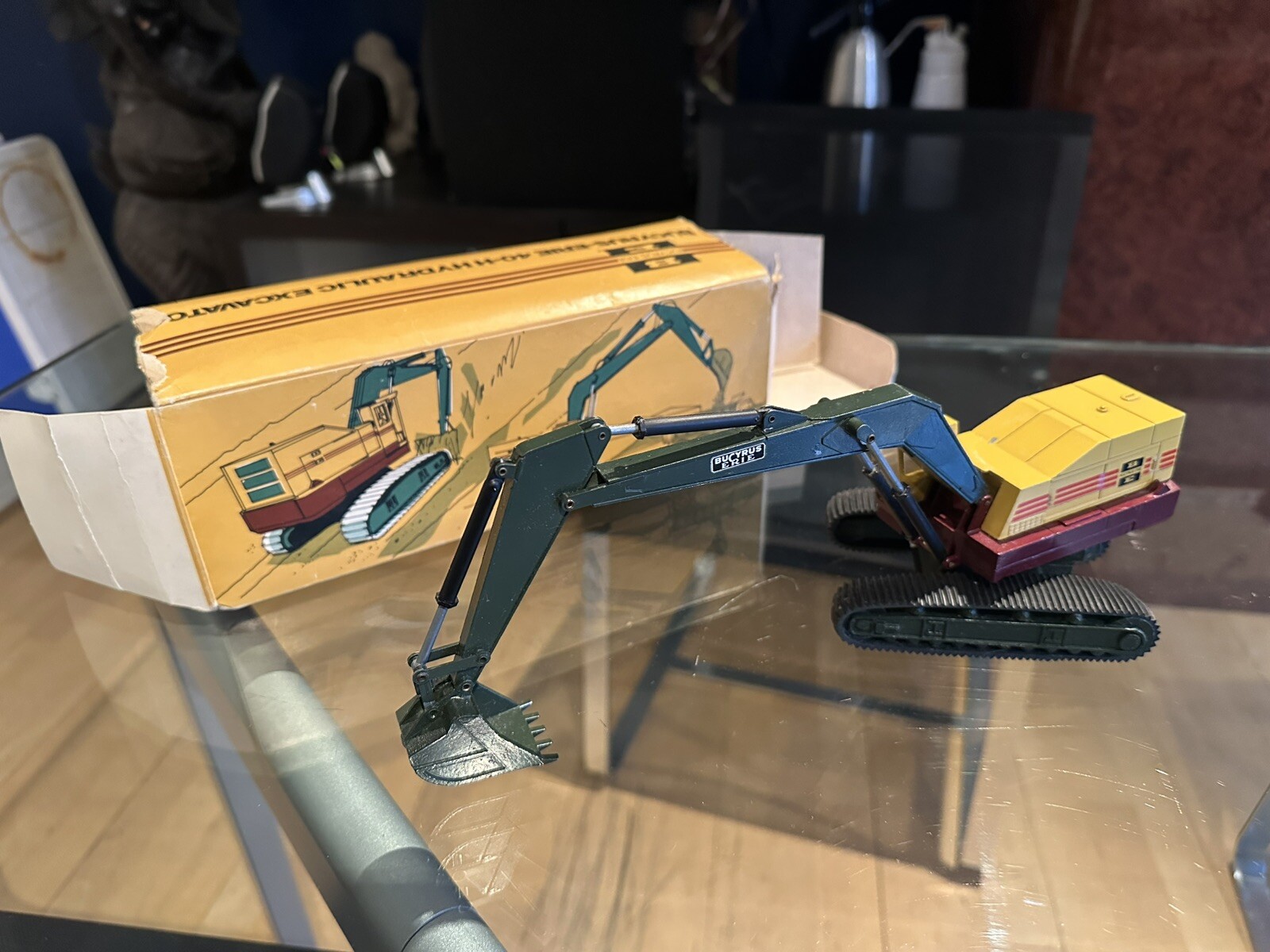 toy excavator