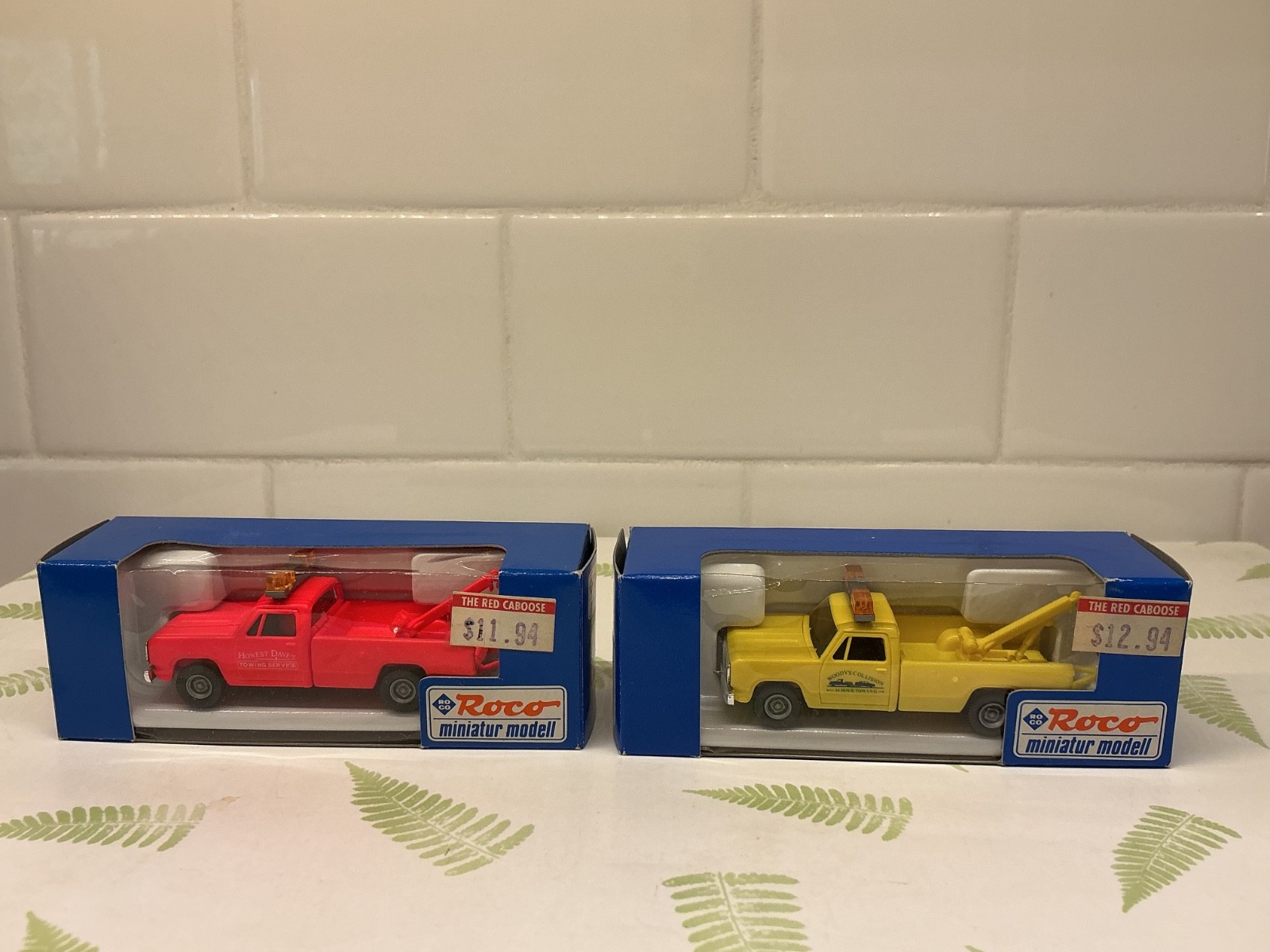 2ct Lot Roco 1:87 HO 1710 & 1712 1970’s Dodge Pickup and Tow Truck Wrecker