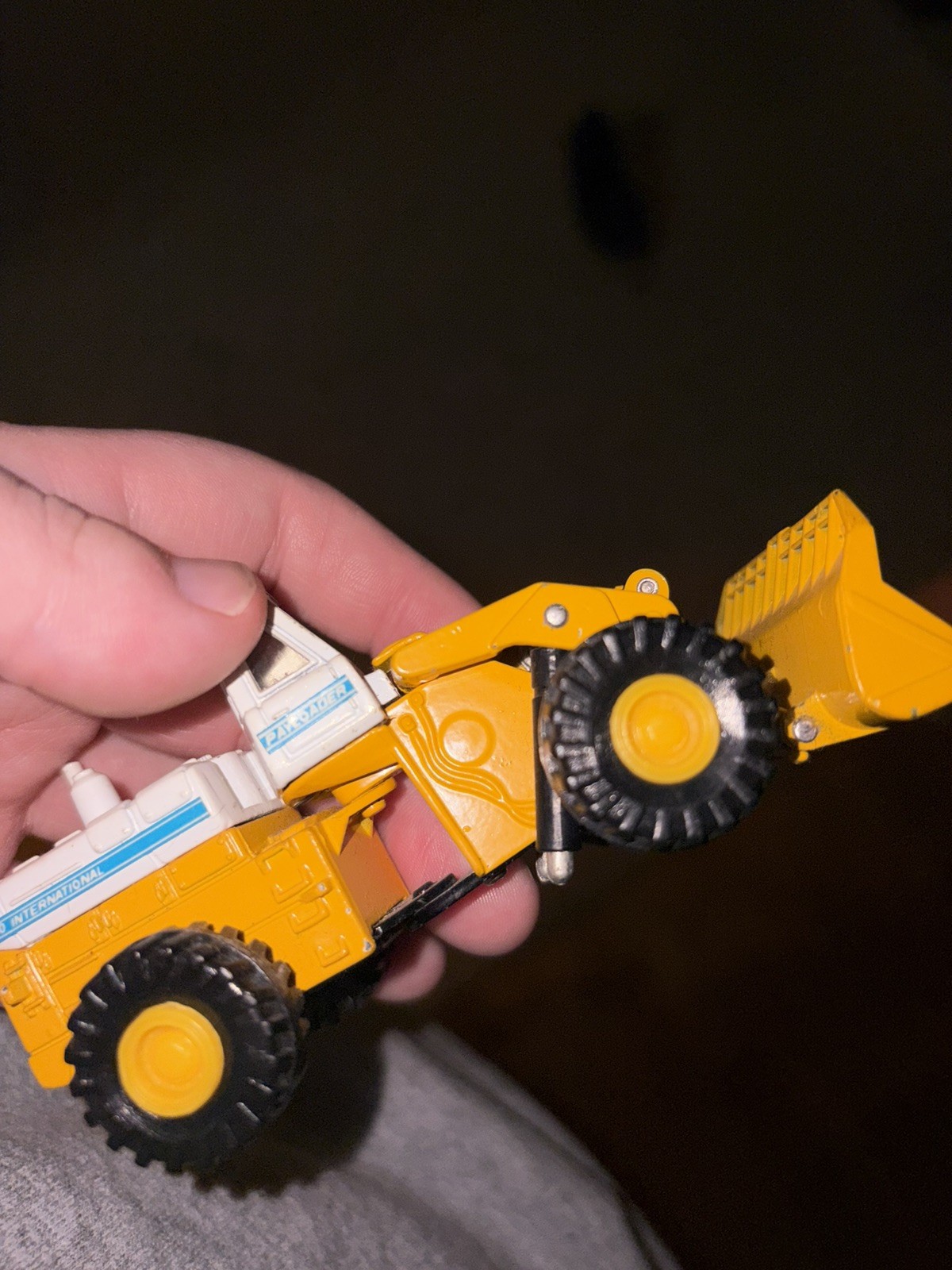 ERTL Mighty Movers International Payloader Wheel Loader 560 NO BOX*