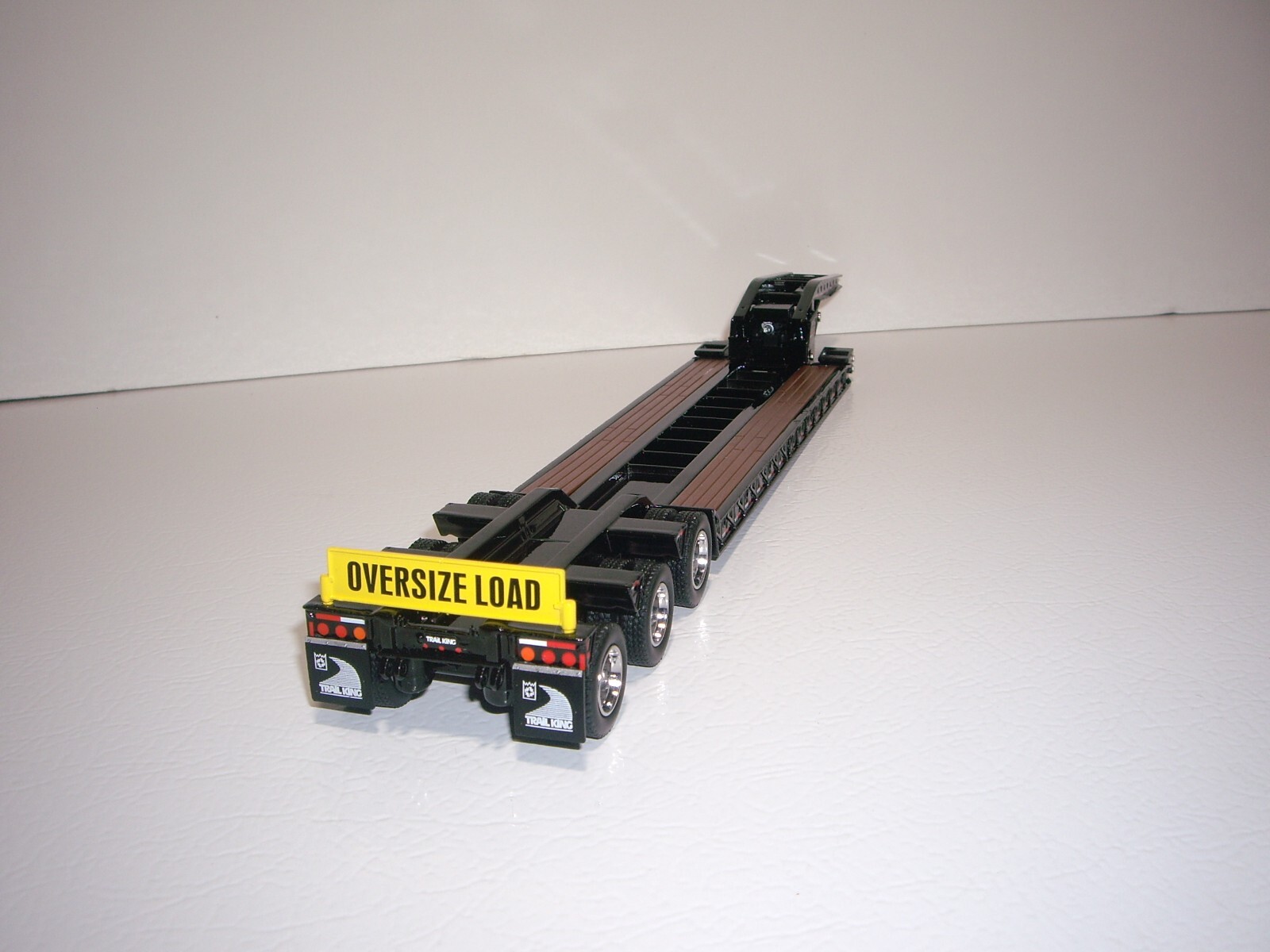 DIECAST MASTERS 1/50 BLACK TRI-AXLE KW T880&TRI-AXLE LOWBOY SAME AS FIRST GEAR