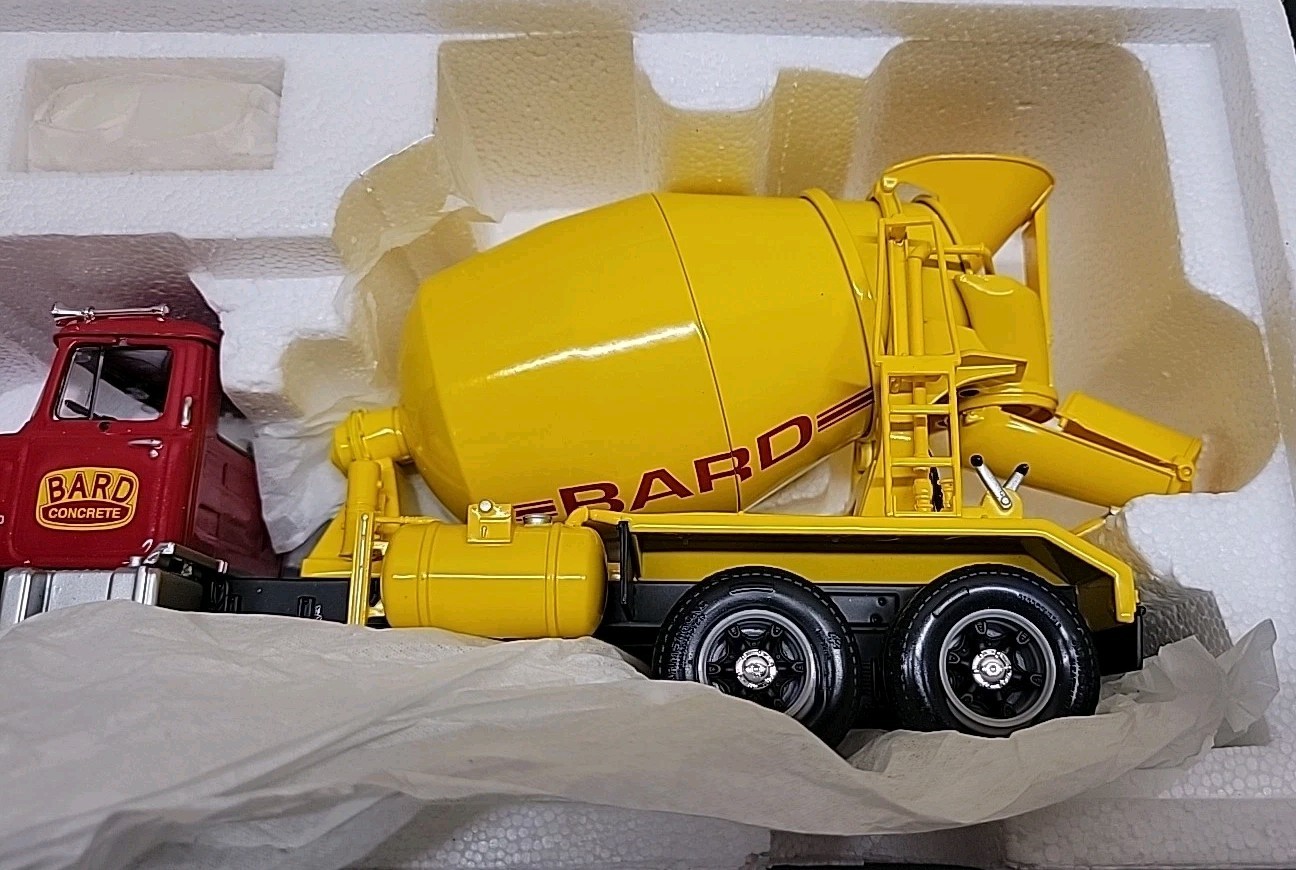 1st First Gear Mack R-Model Bard Cement Mixer 19-2267 1:34 Precision Diecast New