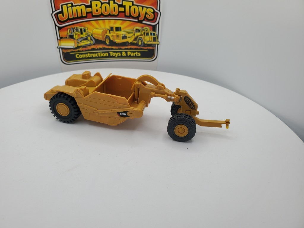 Cat D5M Dozer & Pull Type Cat 627G Scraper Bowl with Drawbar (HO – 1/87 scale)