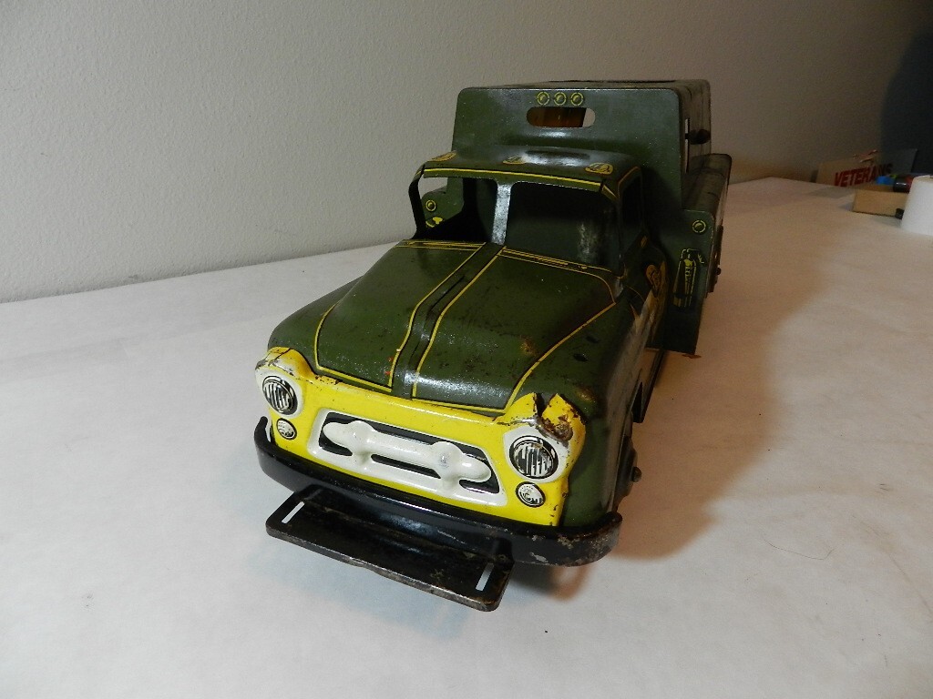 VINTAGE MARX- LUMAR UTILITY SERVICE TRUCK #18- VINTAGE TELEPHONE REPAIR TRUCK
