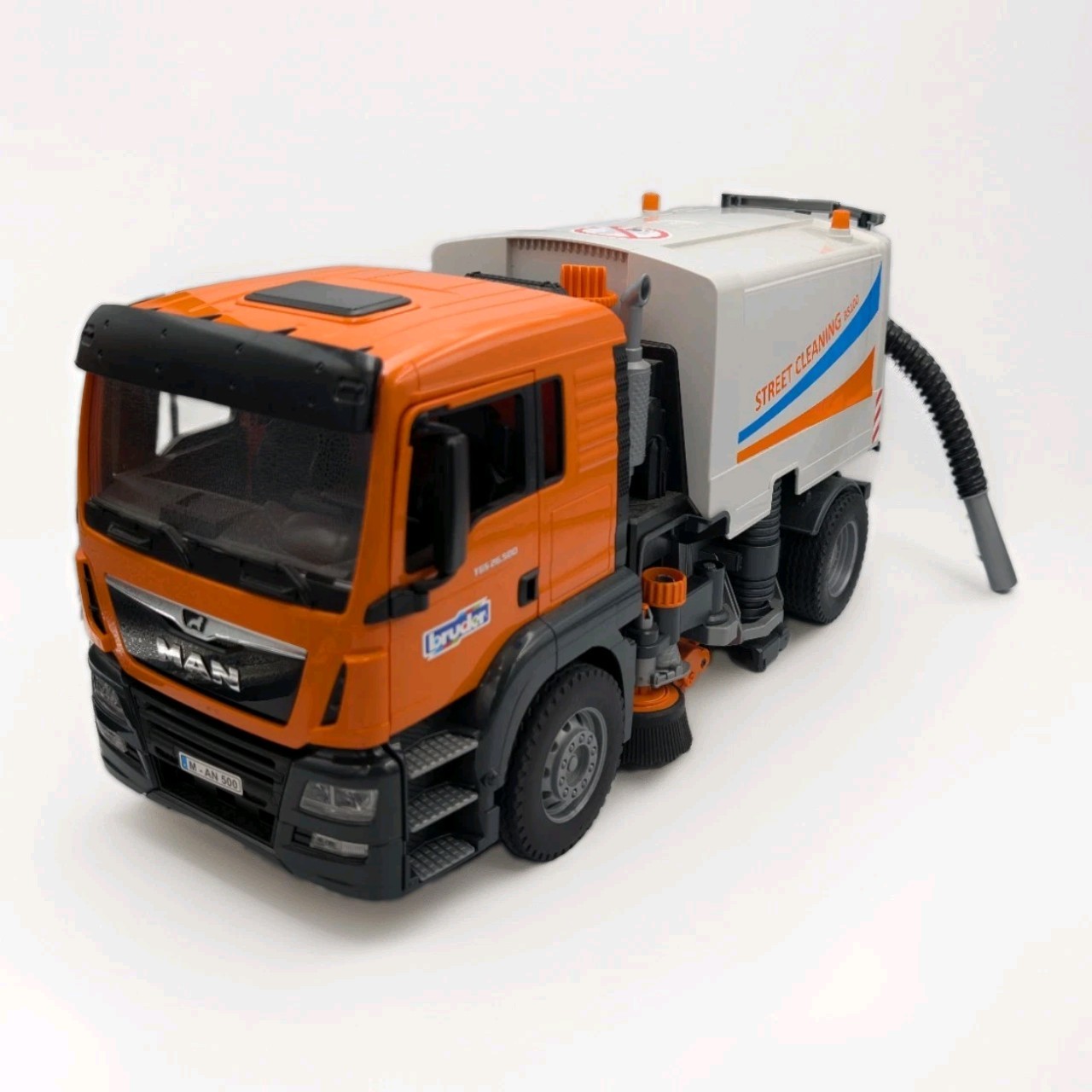 BRUDER #03780 MAN TGS Street Sweeper 1:17 Scale TRUCK BS100