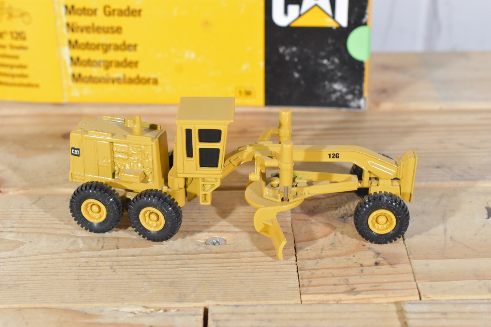 1/64 CAT 12G MOTOR ROAD GRADER SNOWPLOW PUSHER DIRTMOVER 1:64