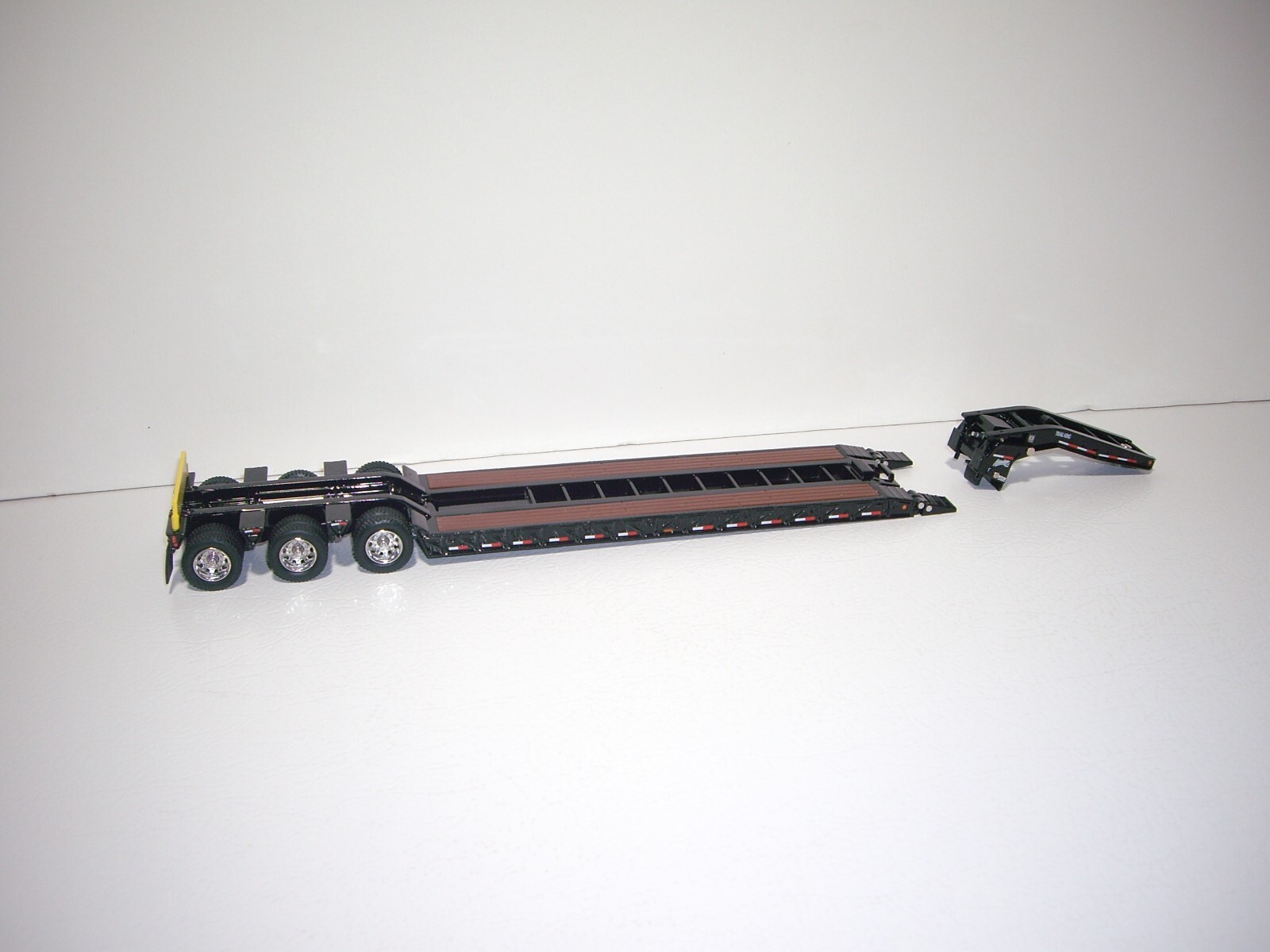 DIECAST MASTERS 1/50 BLACK TRI-AXLE KW T880&TRI-AXLE LOWBOY SAME AS FIRST GEAR
