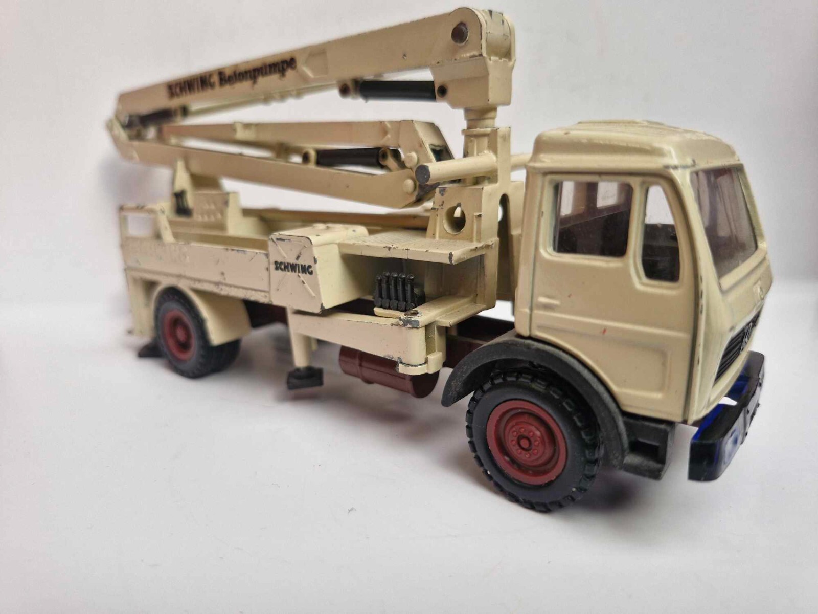 NZG #170 Mercedes 2223 Schwing Cement Pump BPL 600 HD KVM23 1:50 used unboxed