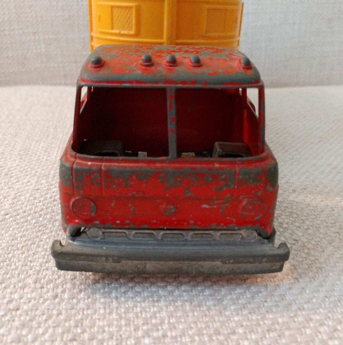 Vintage 1965 Hubley Livestock Cattle Trailer Truck