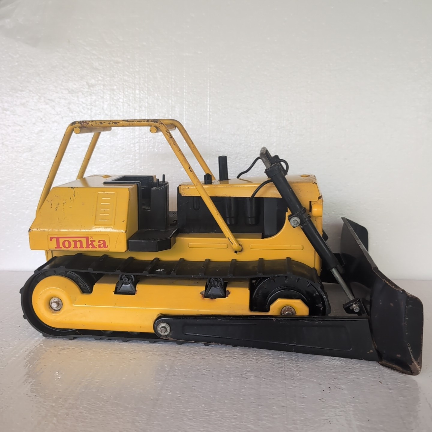 Vintage Tonka T9 Bulldozer