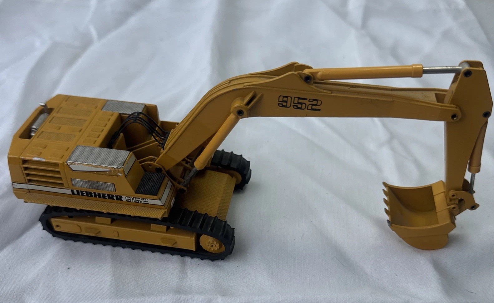 Vintage 1:50 LIEBHERR R 952 HYDRAULIC Excavator by CONRAD West Germany