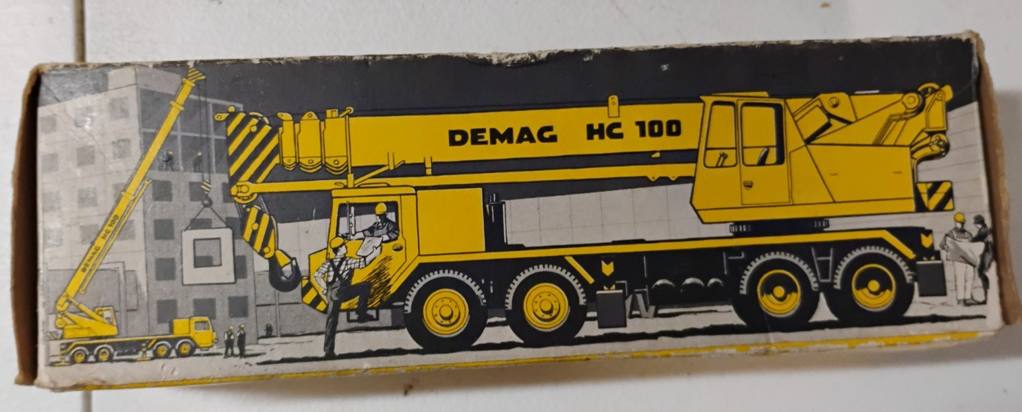COLLECTIBLE.VINTAGE.BARELY USED.DEMAG Hydraulic HC 100 Crane Truck 1/50.DEAL.