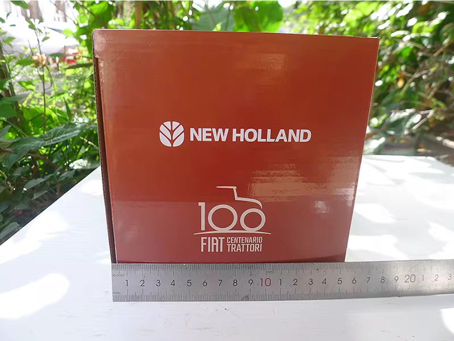 1:32 UH New Hollander T7.300 Tractor Farm Vehicles Machinery Diecast Alloy Model