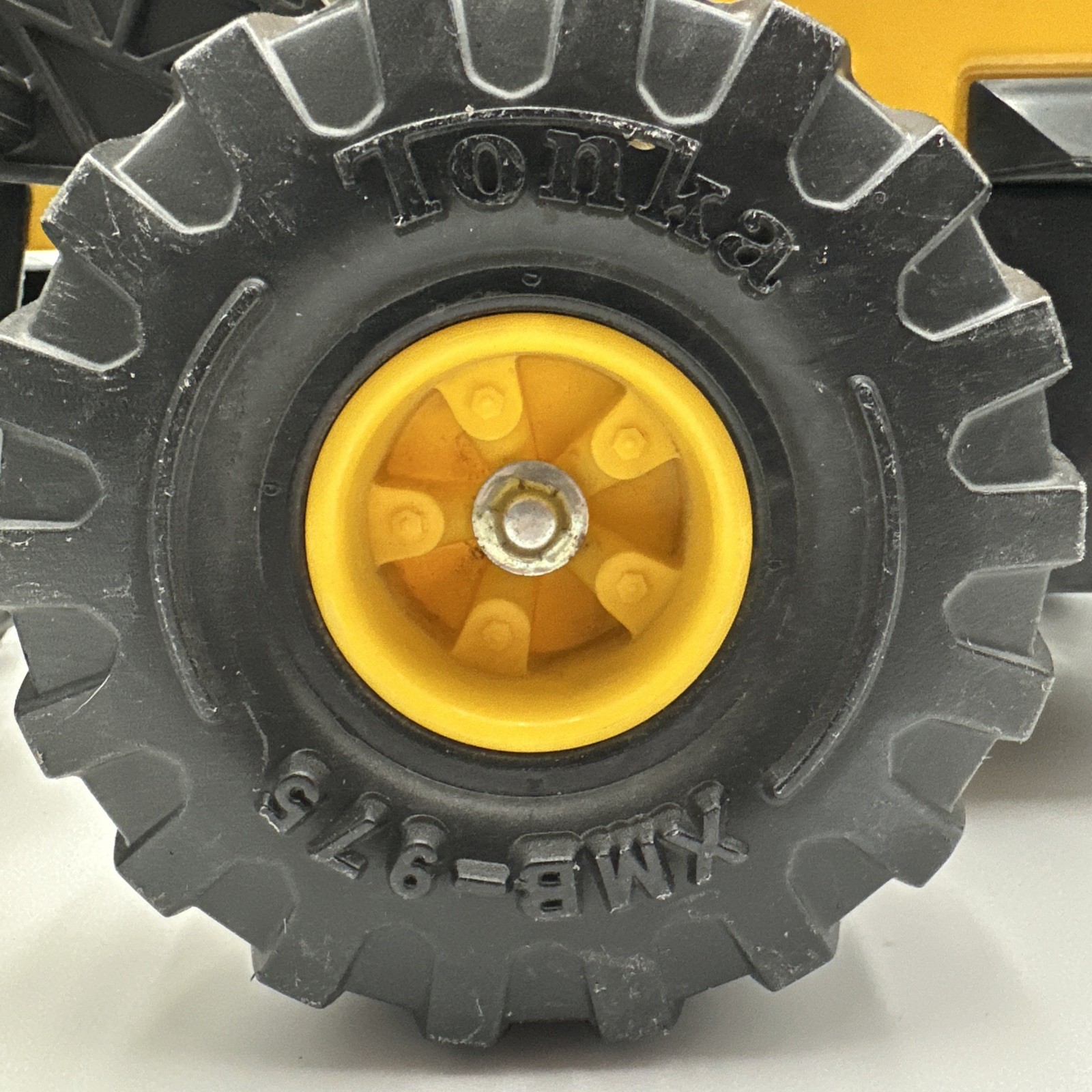 1999 Hasbro Tonka Truck “Mighty Front Loader” #728 Steel 21” inch M-7457-1 Used