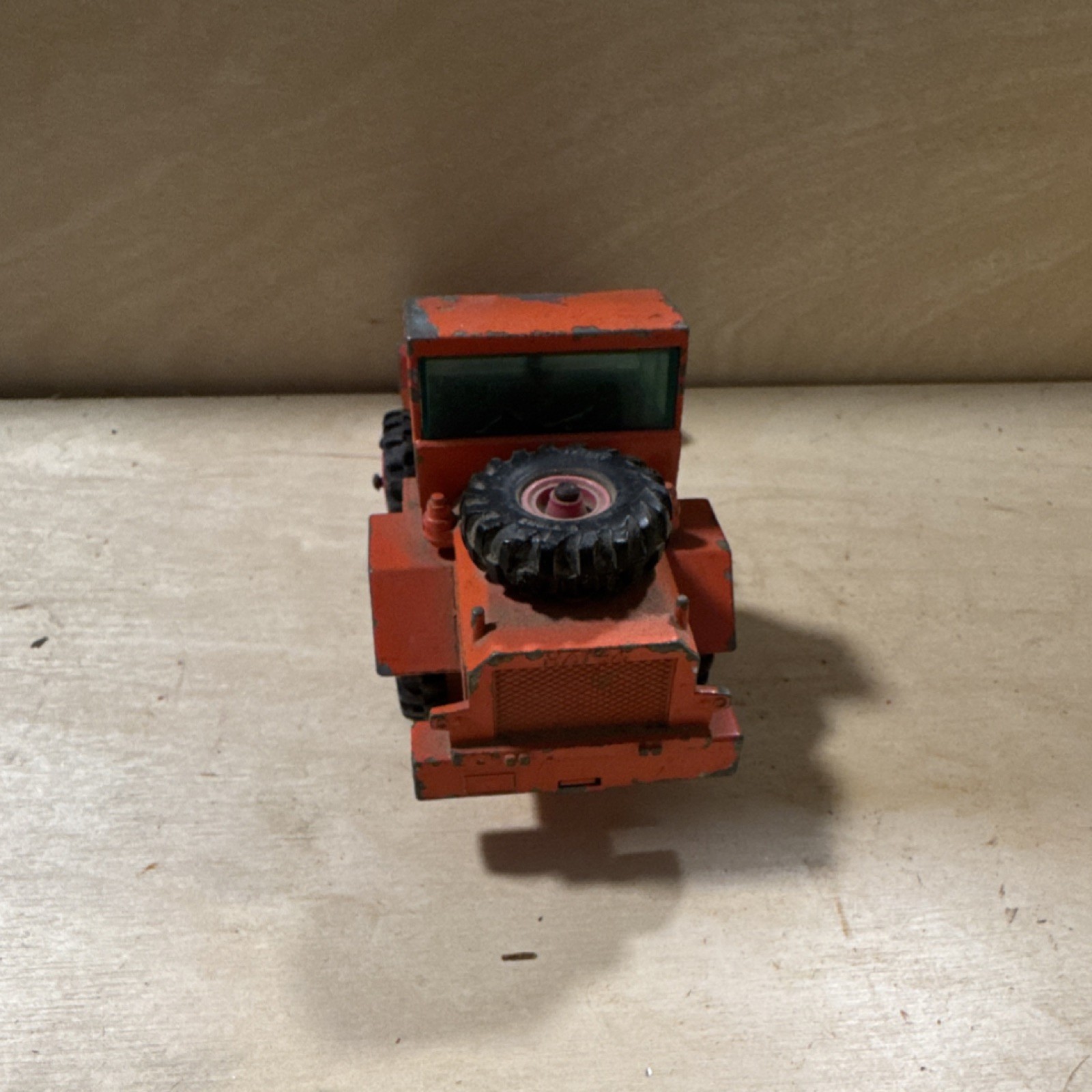 Matchbox King Size Hatra Loader Diecast Toy Vehicle Orange Black Red