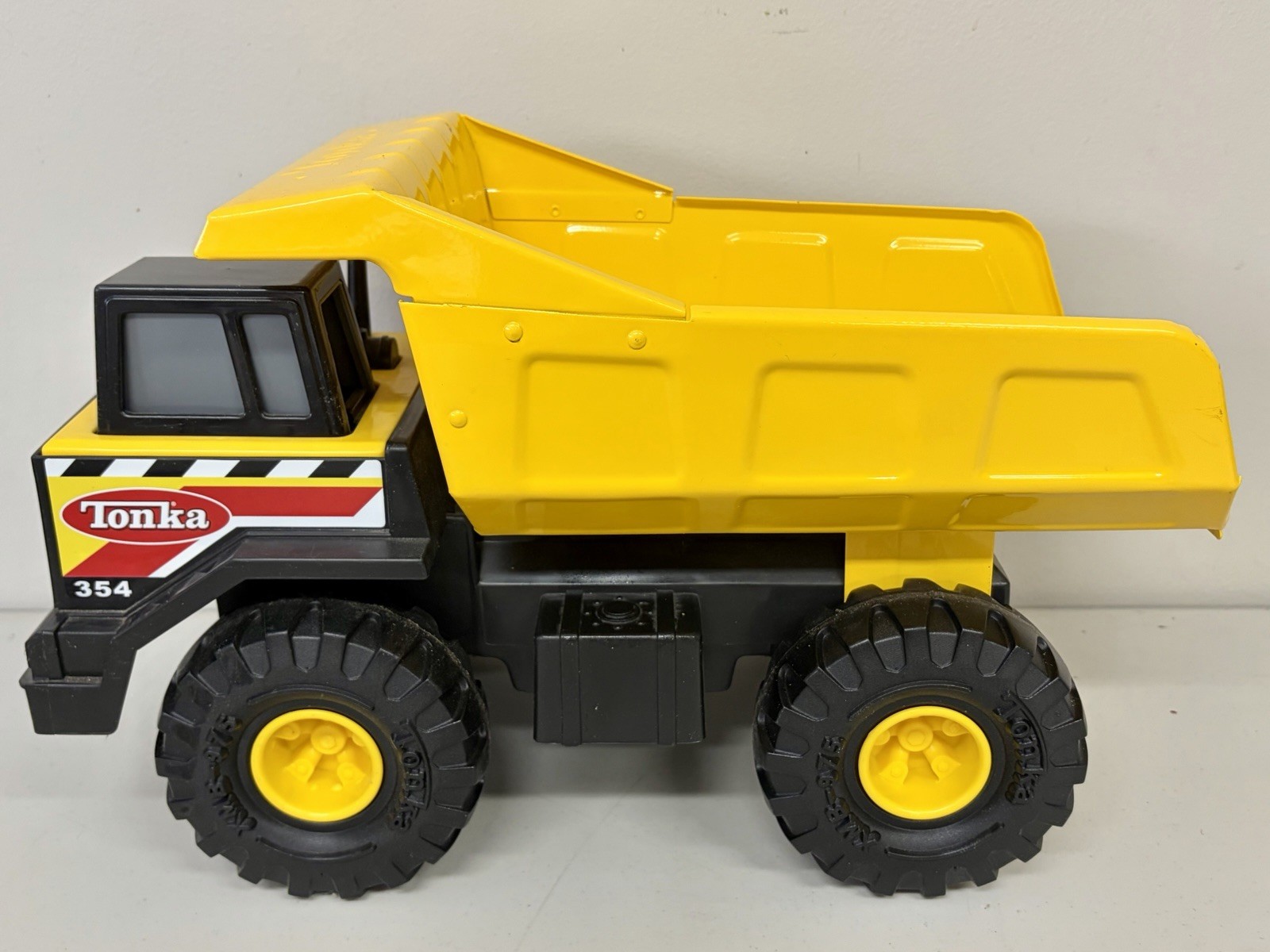 Tonka Mighty Dump Truck 354 Metal/ Plastic Hasbro 2012