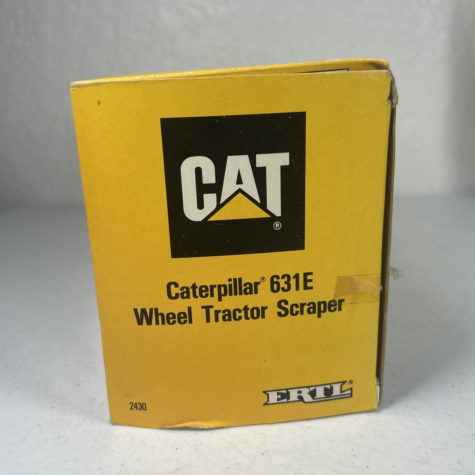 Caterpillar Cat 631E Wheel Tractor Scraper ERTL 1:50 Scale Diecast Model #2430