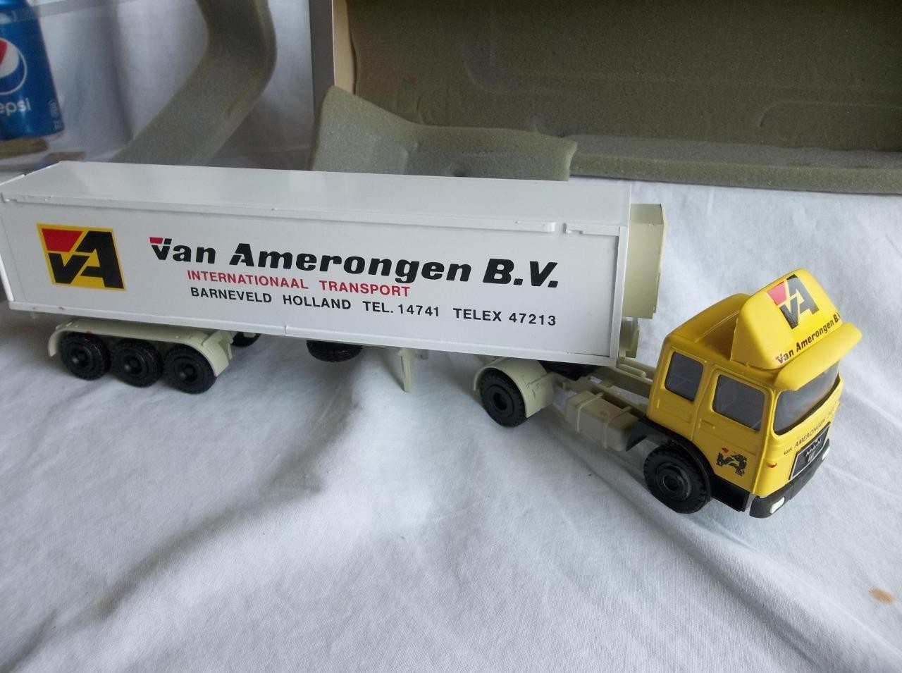 NIB Conrad 3128 M.A.N. TREKKER REEFER TRUCK VAN AMERONGEN TRANSPORT