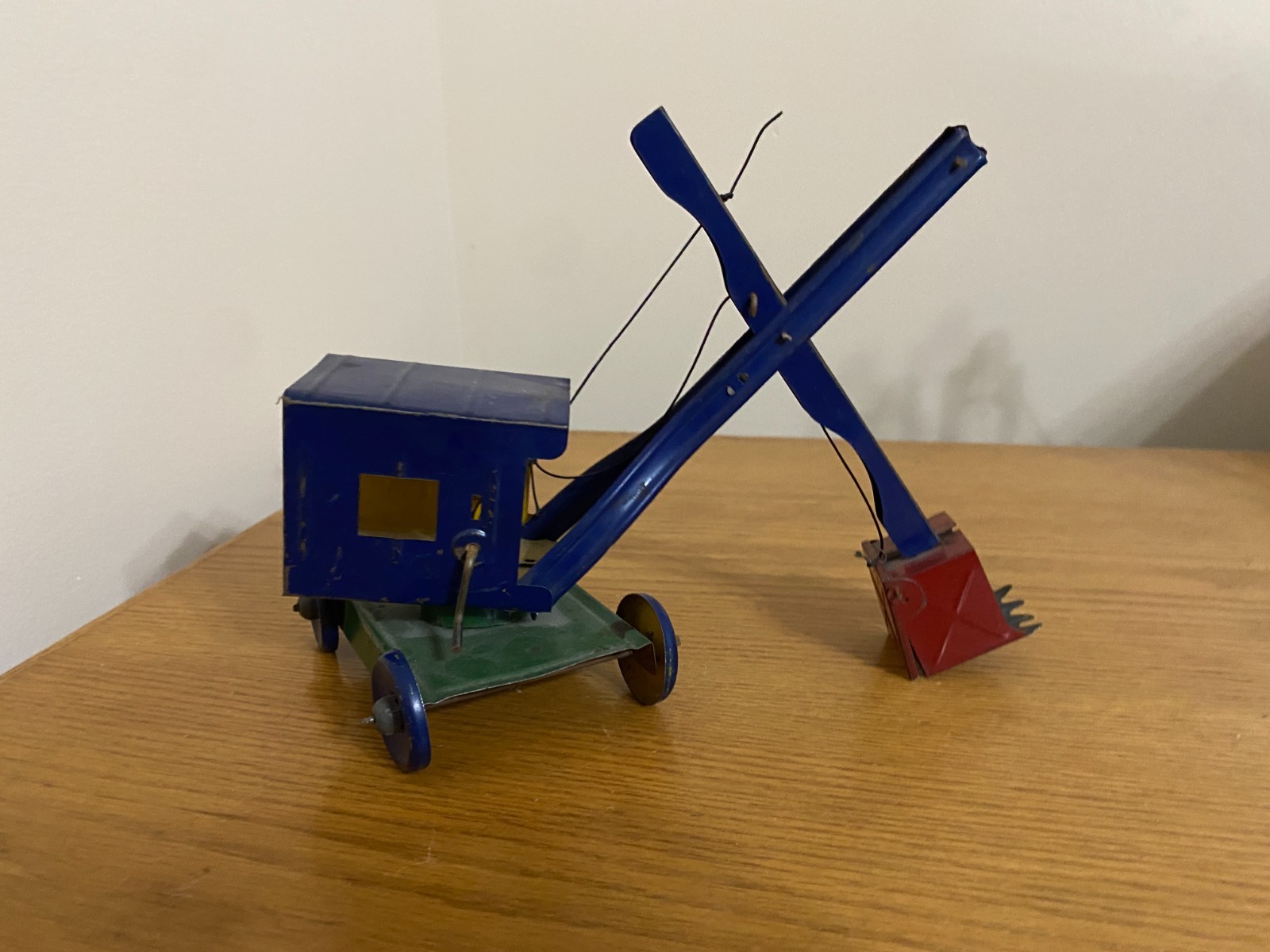 Vintage Tin Steam Shovel Excavator Toy XA-94