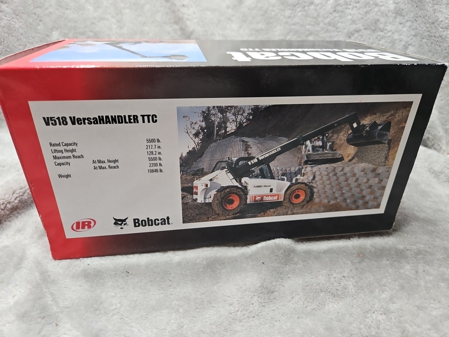 Bobcat V518 Versahandler TTC 1:25 Scale Diecast Model 6901258