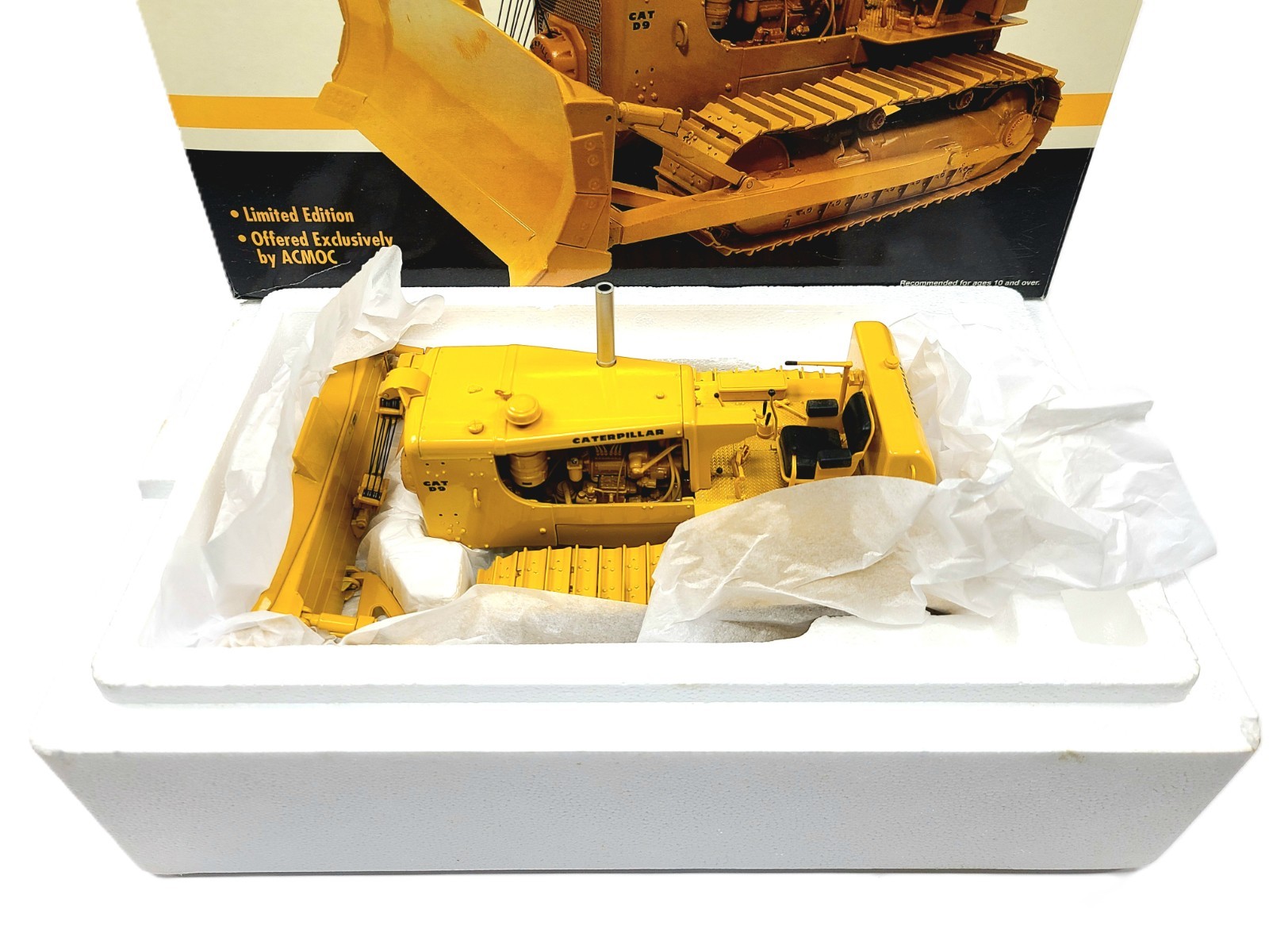 Caterpillar D9 Series D Tractor Cable Blade – First Gear 1:25 Scale #49-0123 New