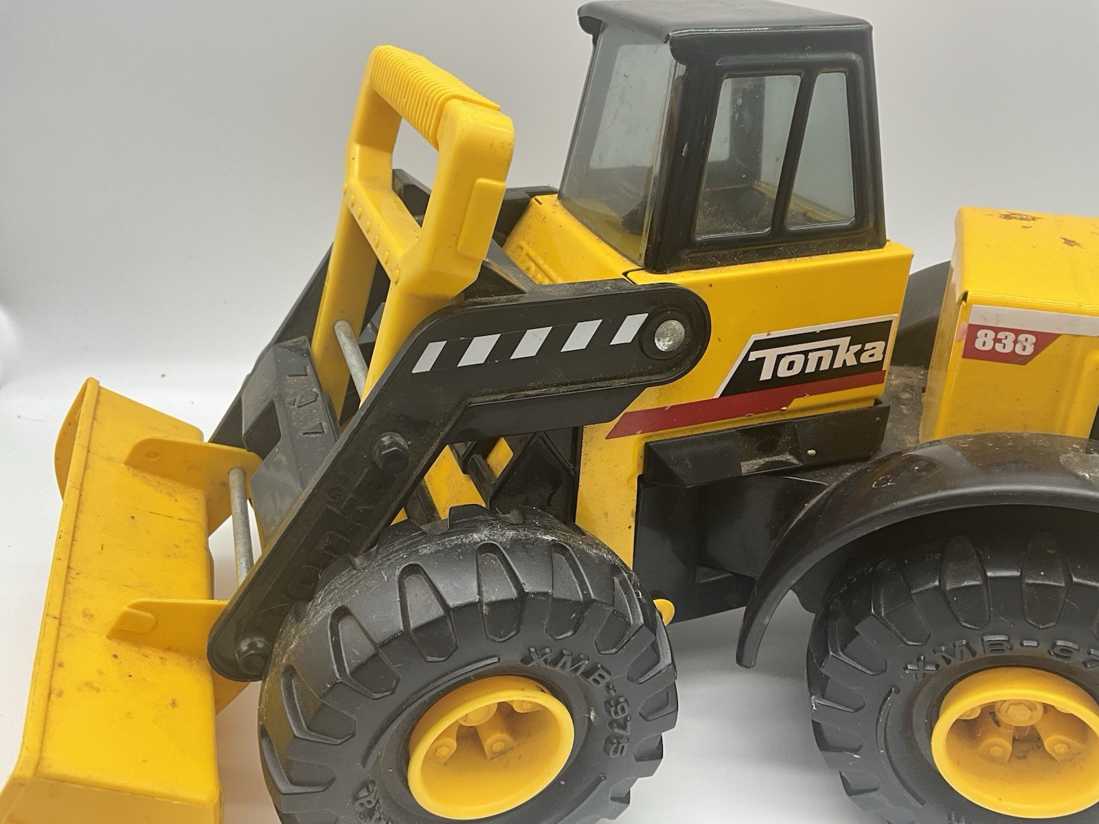 Tonka 952 Construction Front End Loader Excavator Metal & Plastic 18″ Long