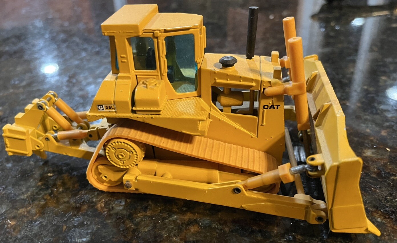 Caterpillar D8L Construction Mine Dozer NZG 233 Single Shank Ripper 1:50