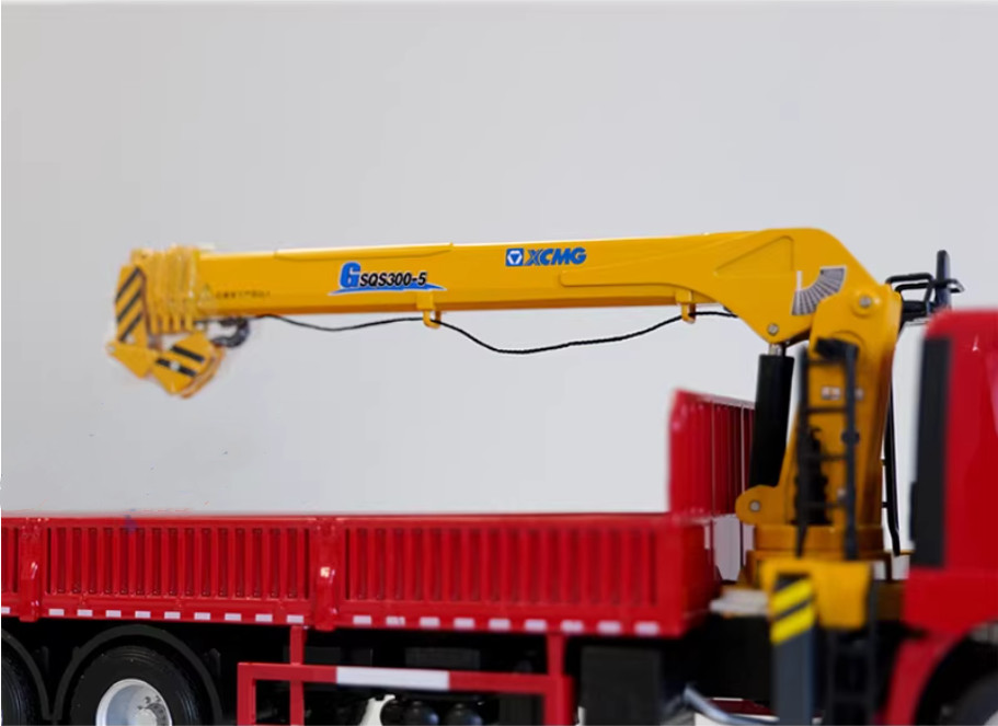 1:35 31CM XCMG GSQS350-5 Truck-mounted Crane Construction Machine Diecast Model