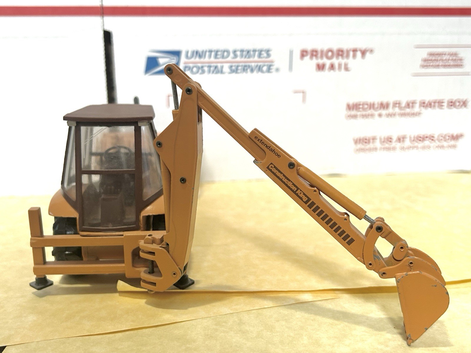 Conrad 1/35 Scale Case 580K Loader-Backhoe (Side-Shift Version) w/Extendahoe!