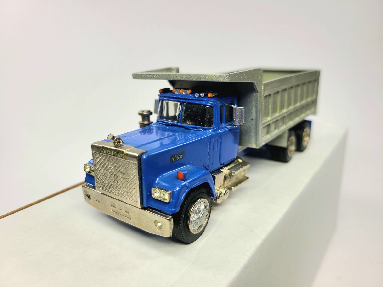 Mack Superliner 6×4 Dump Truck – Blue – ASAM Smith 1:48 Scale Diecast Model