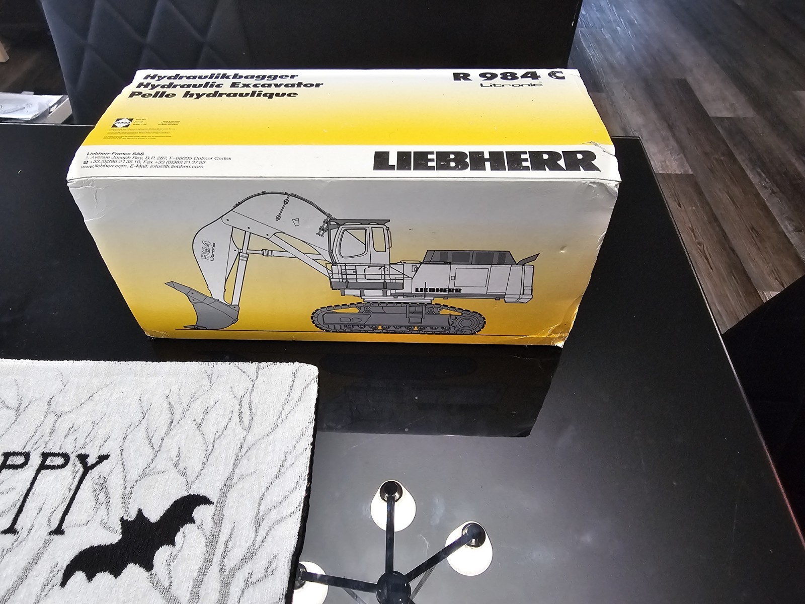 Conrad 2914/0 Liebherr R 984 C Hydraulic Excavator 1:50 Scale