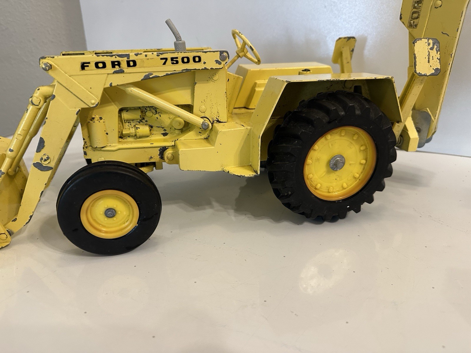 ERTL Vintage 1:22 Scale Diecast Ford 7500 Backhoe Loader Tractor Excavator