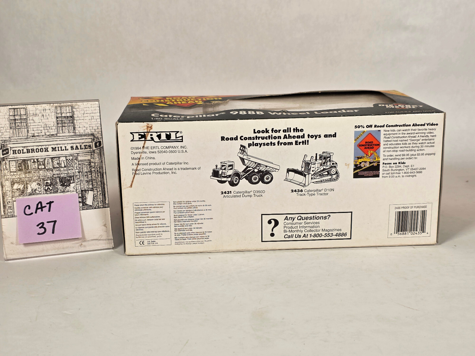 Ertl 2435 • Caterpillar • CAT 988B Wheel Loader • 1:50 Scale