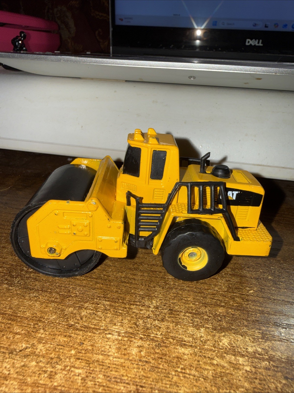 Funrise 1:64 Scale Caterpillar CAT Pavement Steam Roller LOOSE