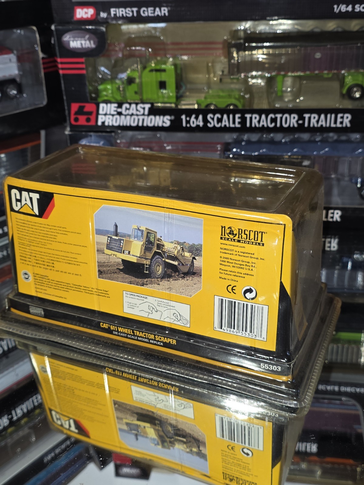 Norscot CAT 611 Wheel Tractor Scraper 1:64 Scale Diecast Model 55303 New In Box