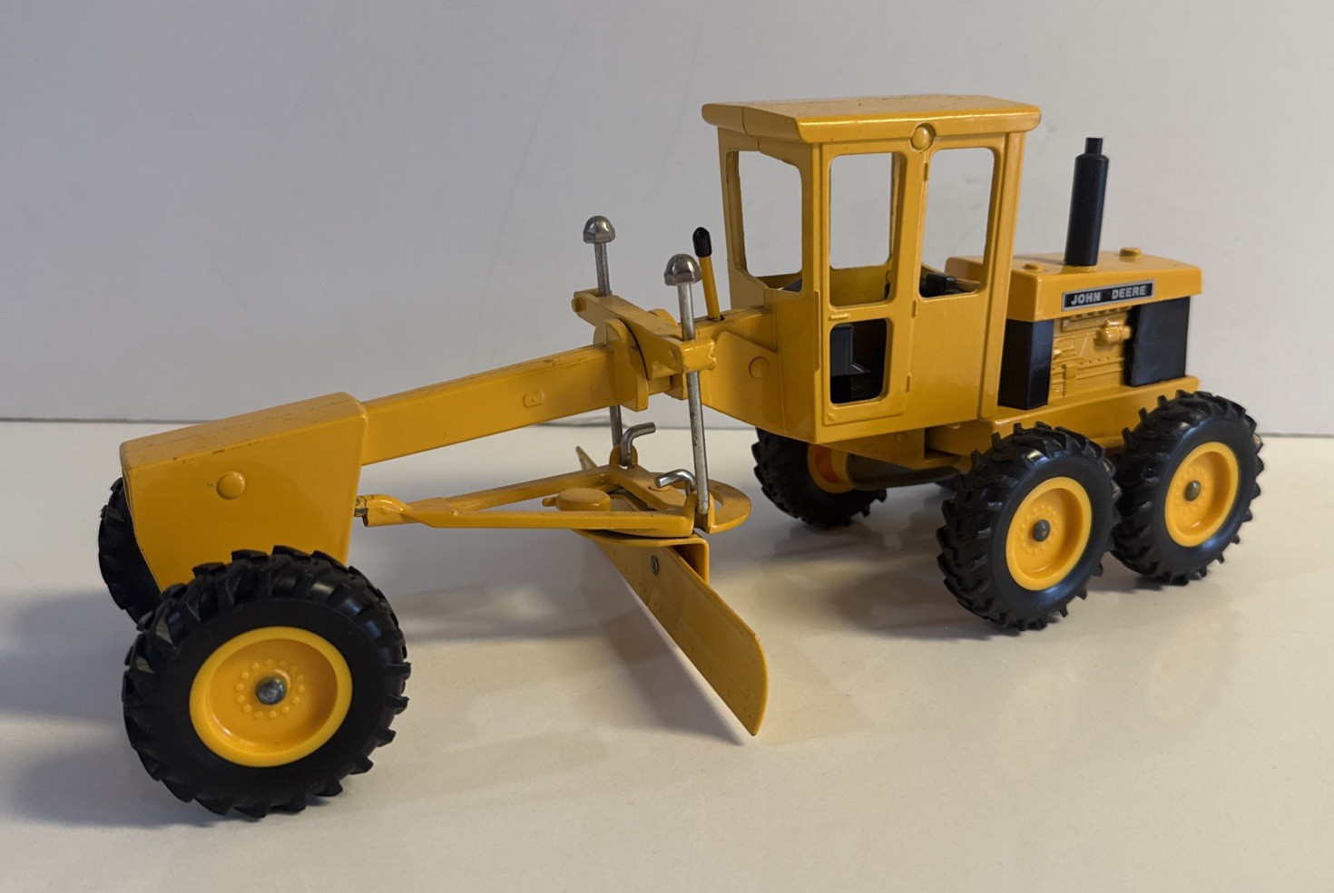 *Vintage ERTL John Deere Grader Large Metal Construction Model 504 Toy 1:16