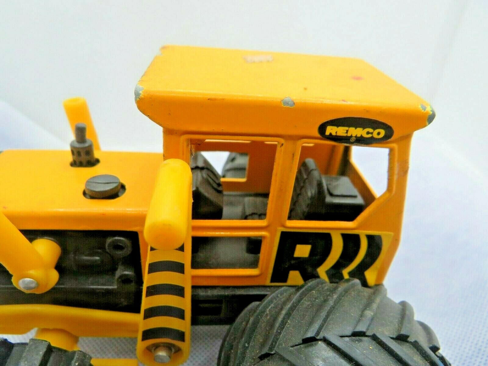 Vintage 1980’s REMCO Yellow Construction Bulldozer 5″ For Parts Or Repair